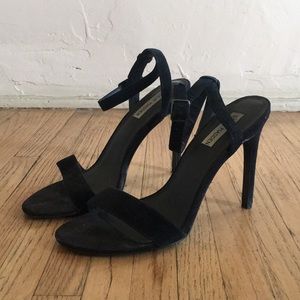 Worn Twice - Steve Madden Black Sandal